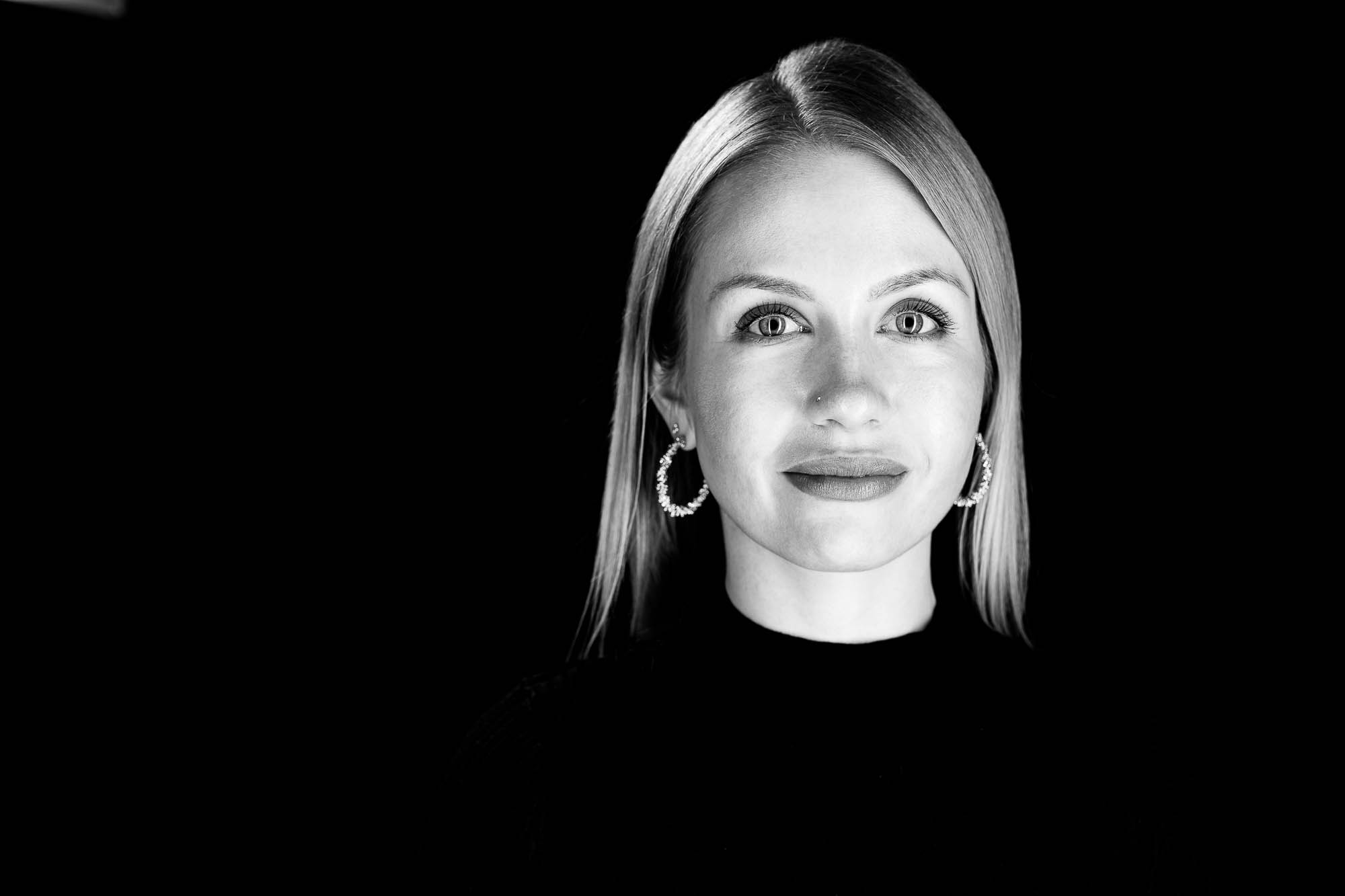 Export x3 Headshot  06624 Dez 01 2019 Bearbeitet Headshots 2019  Miro Nicole Nadine